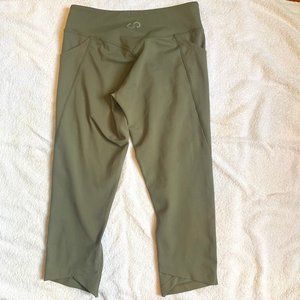 CURVES N COMBATBOOTS- Empowered V4 Capris -Sage Green - S